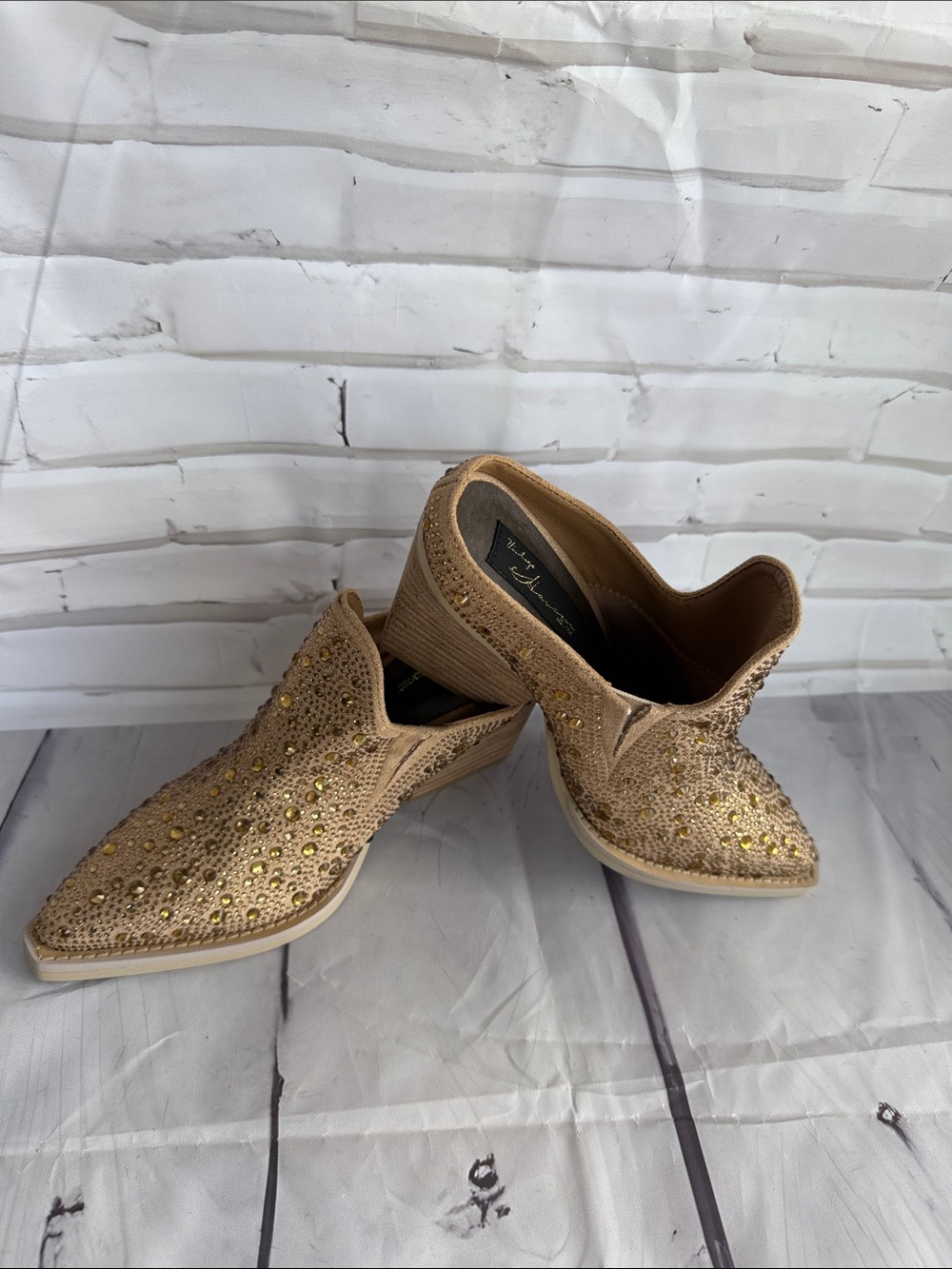 Vintage Havana Dante Gold Rhinestone Pointed Toe Low Heel Mule - NWOB